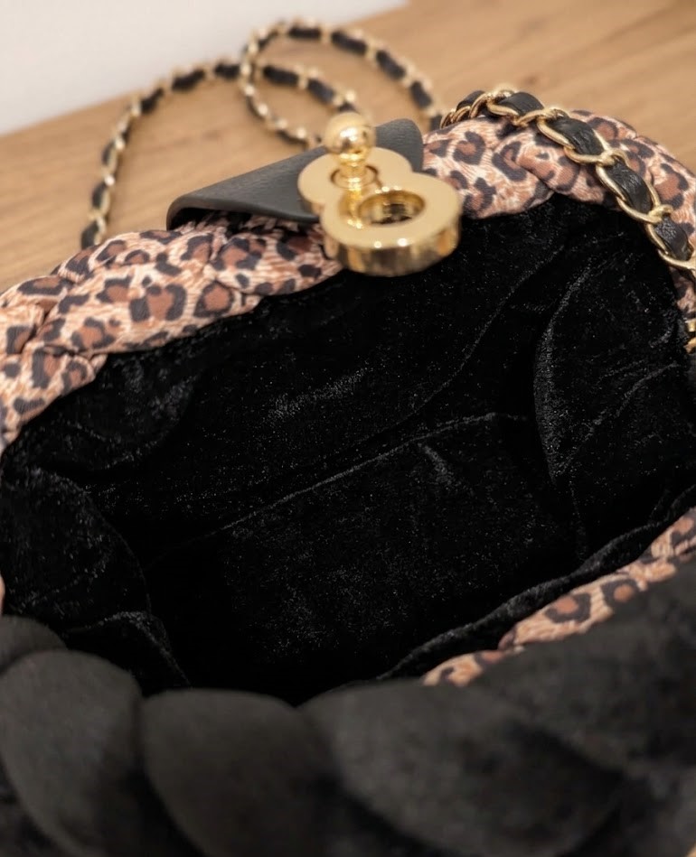 ##Velvet Leopardo — L'audacia incarnata##